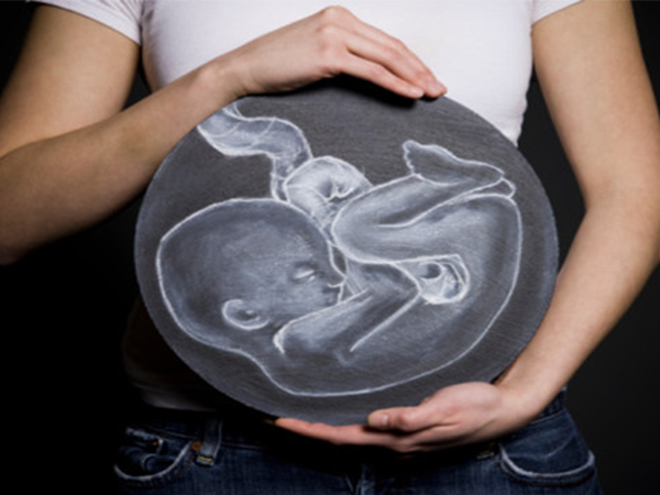 孕晚期腹部压力大会导致腰痛