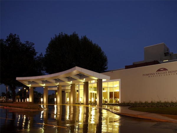 波莫纳谷医院位于加州