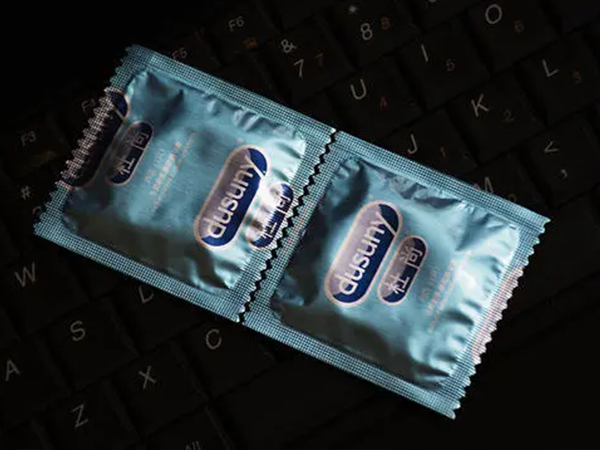 使用避孕套后感觉不适可能是过敏