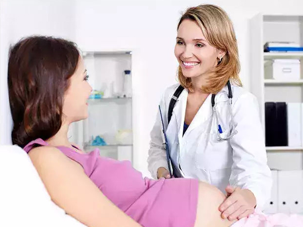 孕妇快临产需及时到医院检查