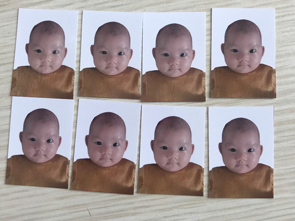 拍婴儿身份证照片需用白色背景