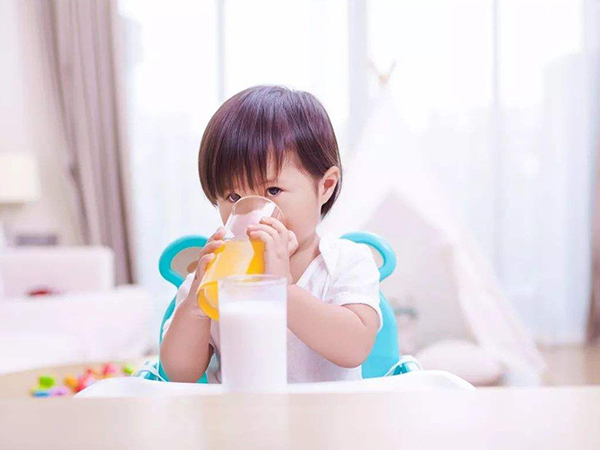 宝宝厌奶可通过补充益生菌调理