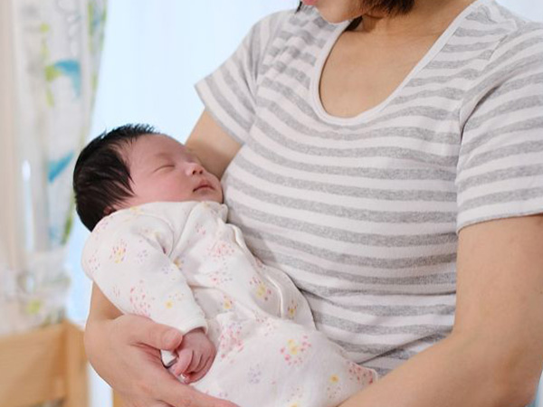 断夜奶是宝宝发育中的必要步骤