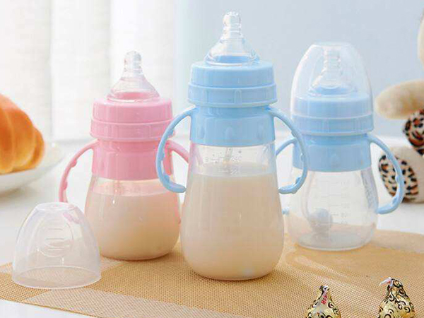 宝宝奶瓶用后需要及时清洗