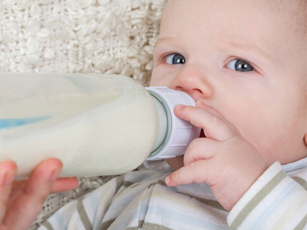 奶嘴式奶瓶能用到宝宝一岁半