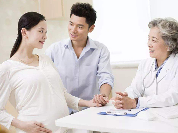 高龄女性怀孕前要做孕前检查