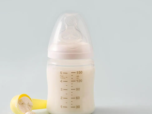 奶瓶储奶可能会滋生细菌或变质
