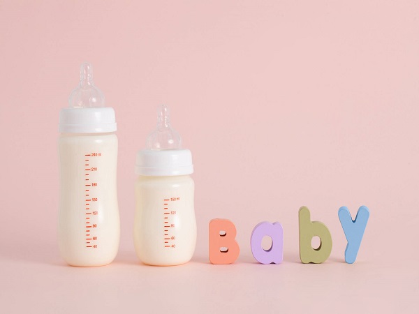 婴儿奶瓶选购有技巧