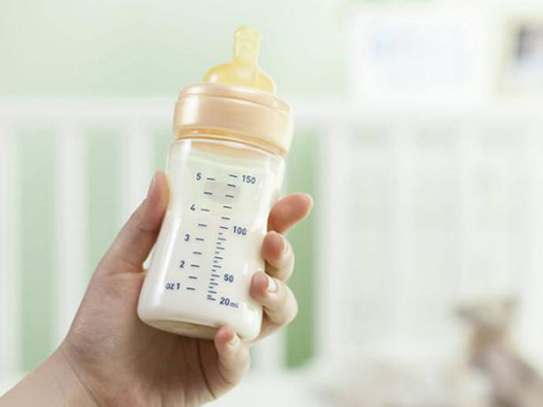 母乳瓶喂会影响宝宝口腔健康