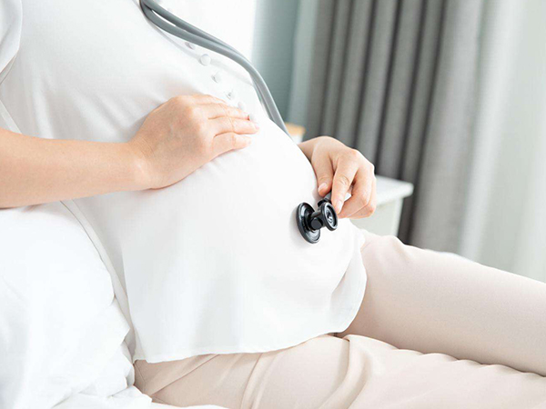 孕7个月女胚转男胚孕妇可能会有感应