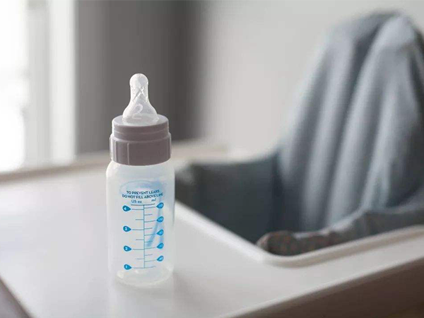 新奶瓶不能直接给宝宝使用