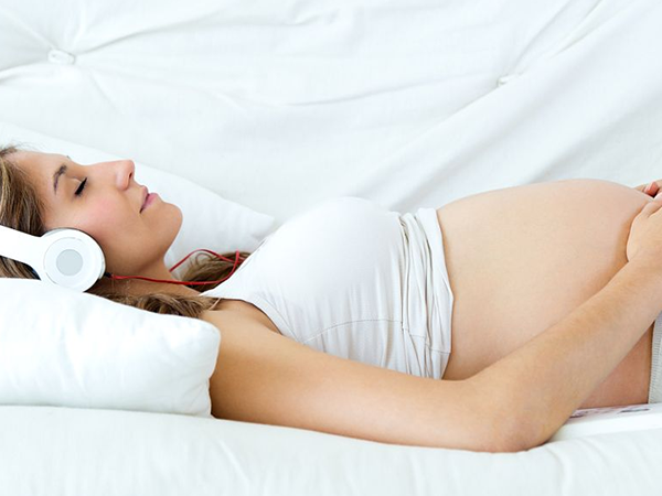 孕妇梦见月经血要多注意休息
