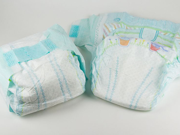 纸尿裤要根据宝宝情况进行选择