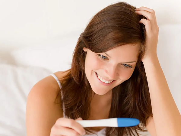 验孕棒主要检测女性尿液中的hcg