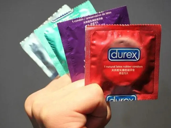 安全套是最简单的避孕方式