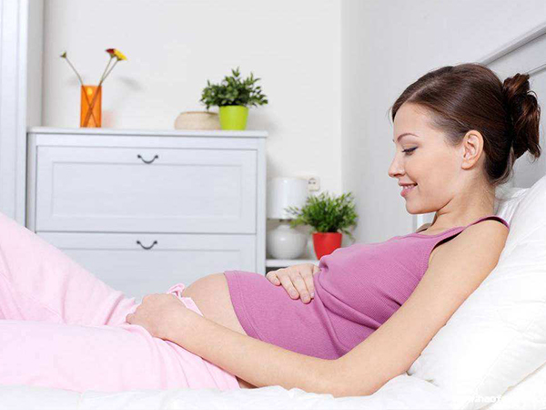 孕期睡眠不足容易引起眼部肌肉收缩