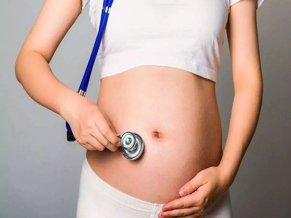 怀孕期间孕妇的肚子大小是不断变化的