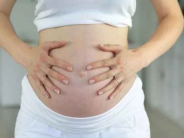 孕期肚子发紧是假宫缩导致的