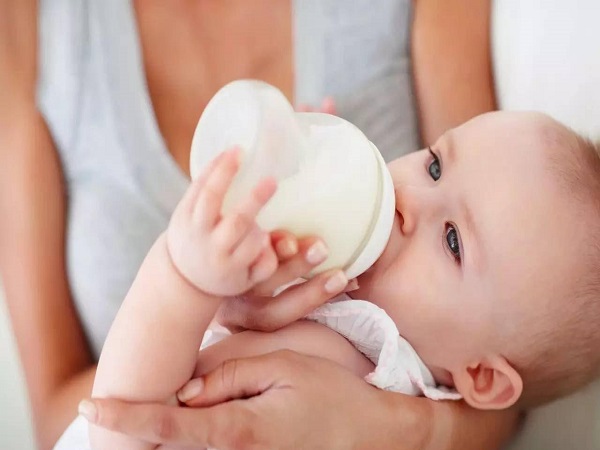 奶瓶是宝宝成长路上必不可少的