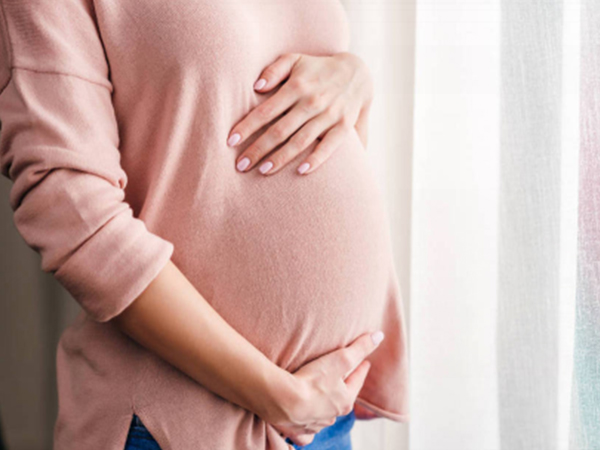 孕晚期可通过下蹲催产