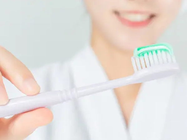 预防龋齿最好的办法就是刷牙