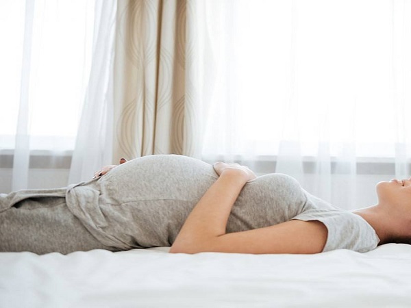 孕期睡姿 孕妇图片
