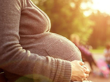 高龄妇女生三胎很容易出现妊娠合并症