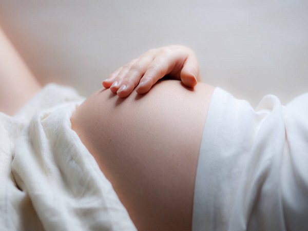 怀孕初期和中期容易导致胎死腹中