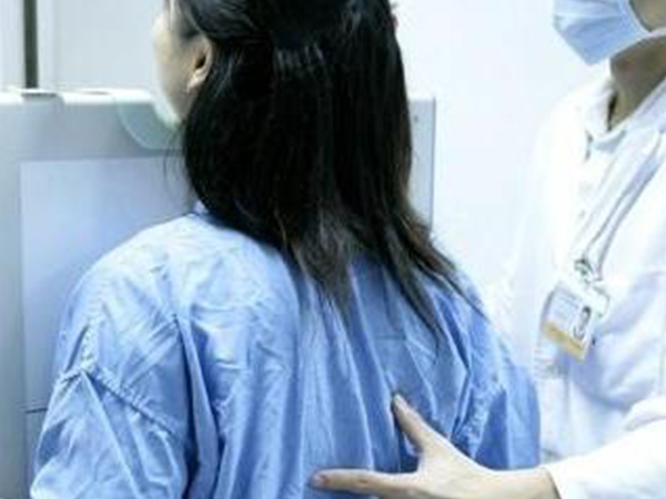 建档前的检查拍DR胸片是为了检查肺部情况